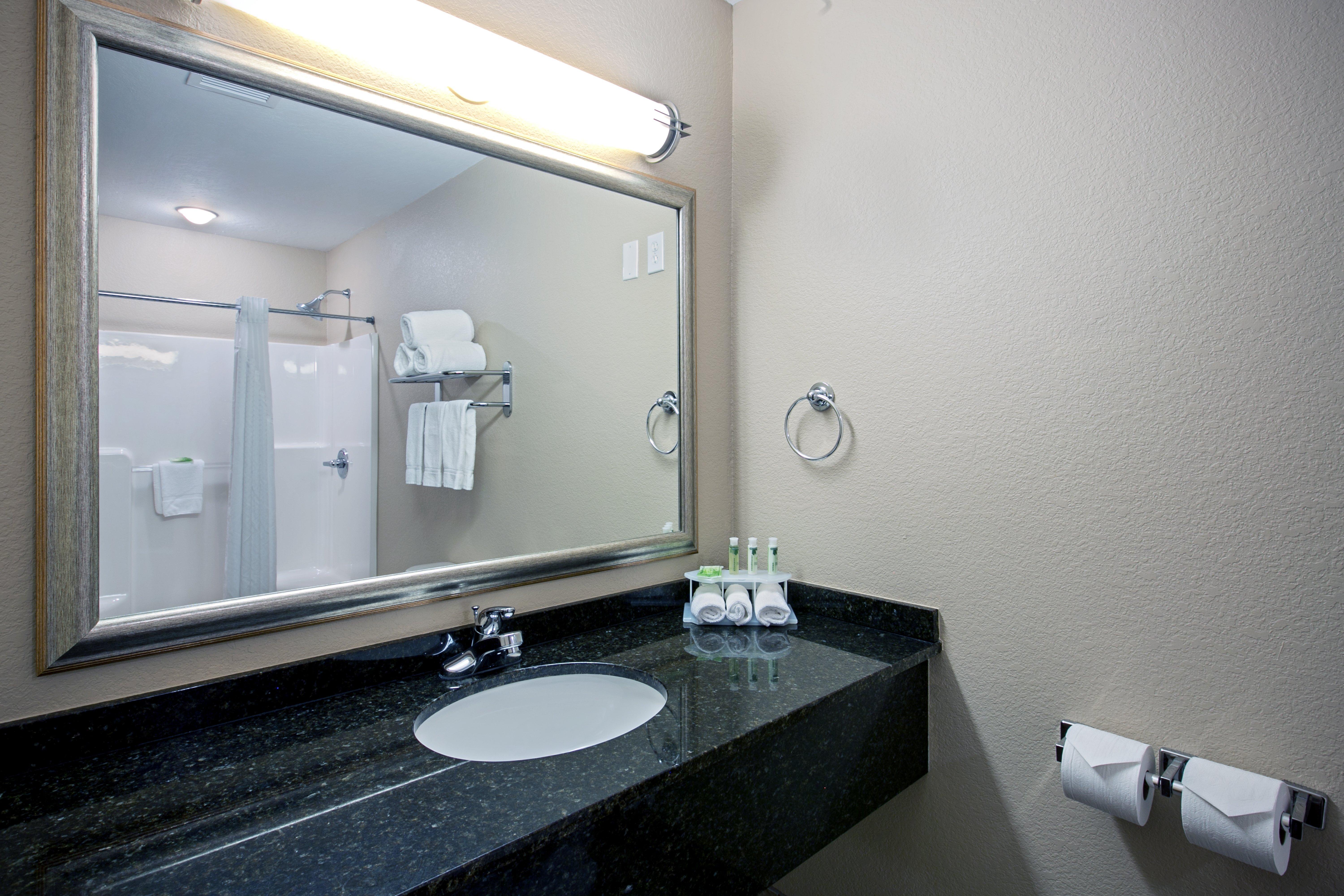 Holiday Inn Express & Suites - Green Bay East By Ihg Εξωτερικό φωτογραφία