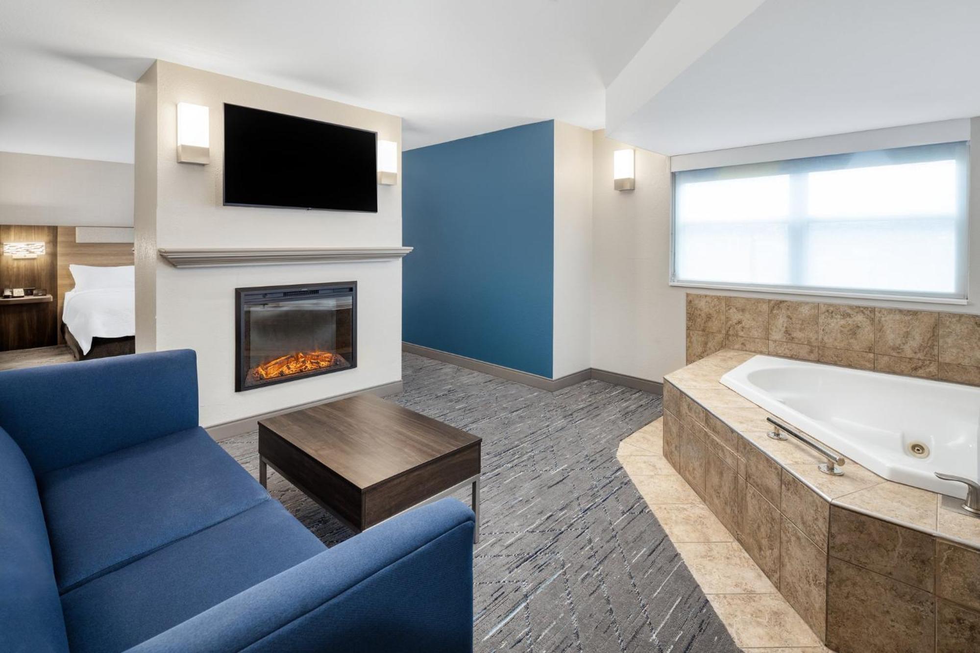 Holiday Inn Express & Suites - Green Bay East By Ihg Εξωτερικό φωτογραφία
