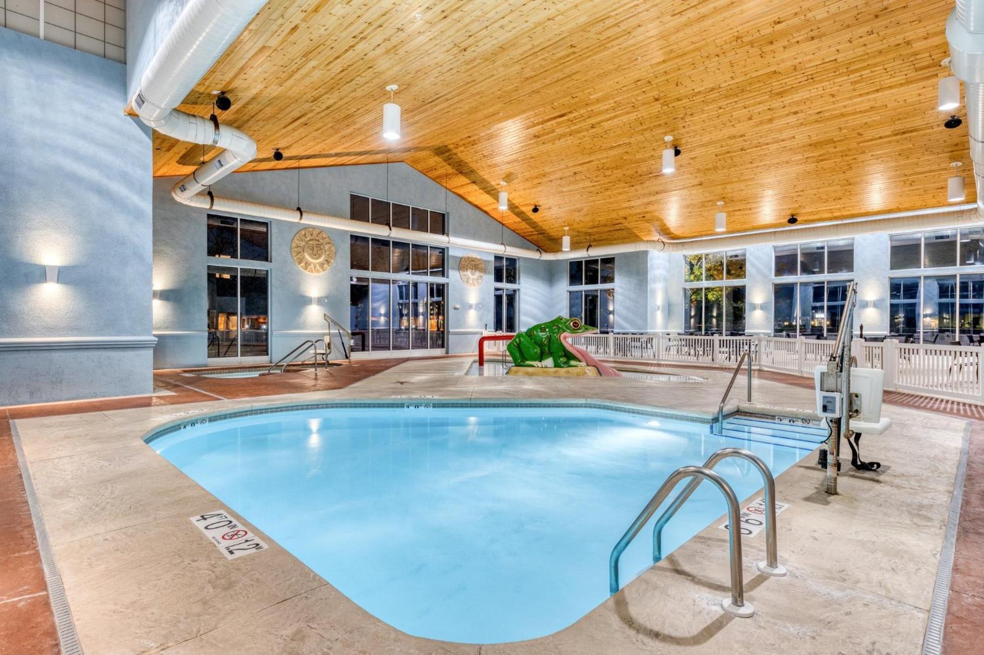 Holiday Inn Express & Suites - Green Bay East By Ihg Εξωτερικό φωτογραφία