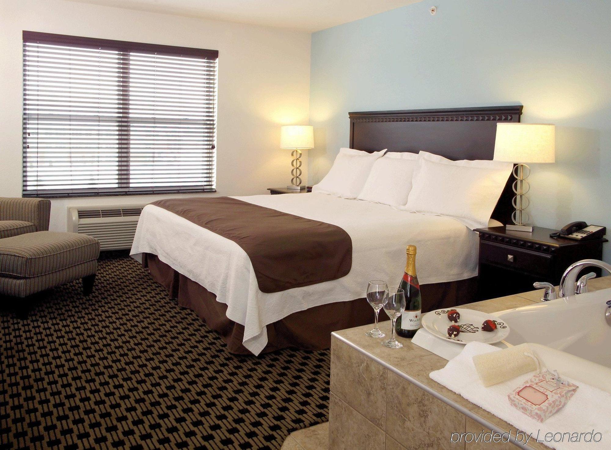 Holiday Inn Express & Suites - Green Bay East By Ihg Εξωτερικό φωτογραφία